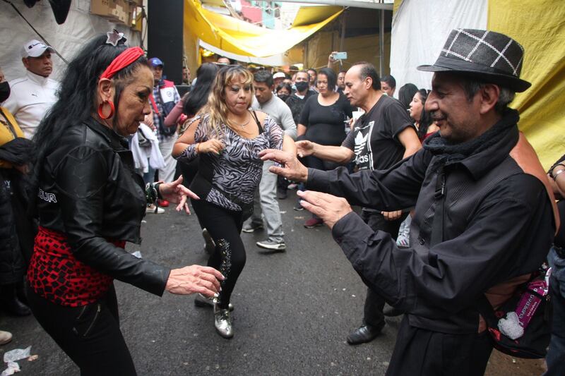 En el marco del Día de Nuestra Señora de las Mercedes, locatarios y vecinos acudieron a celebrarla en su 65 Aniversario en el Mercado de la Merced