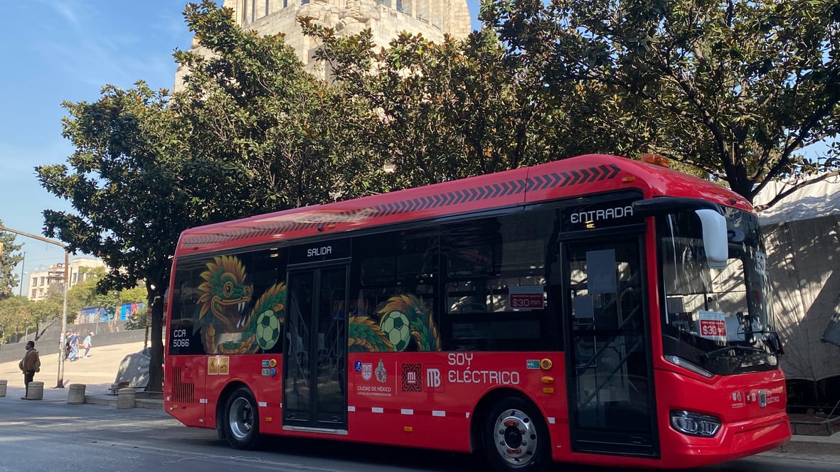 La ruta operará con autobuses eléctricos para disminuir emisiones contaminantes y contaminación acústica