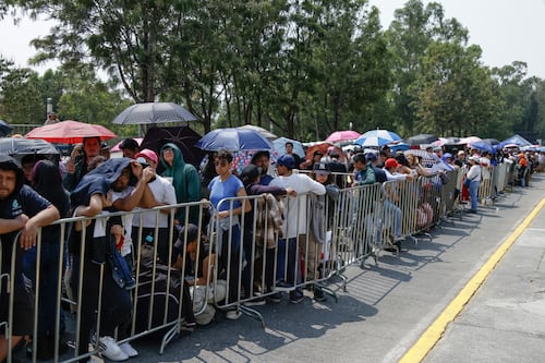 Refuerzan accesos a la Feria con más arcos de seguridad y operativo contra franeleros