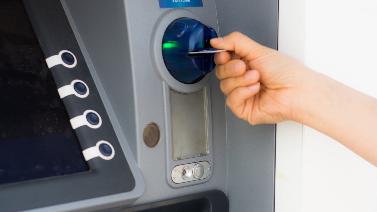 Cada vez son menos usados en el país, de acuerdo con un informe de BBVA sobre el crecimiento de la banca móvil. (Dreamstime)