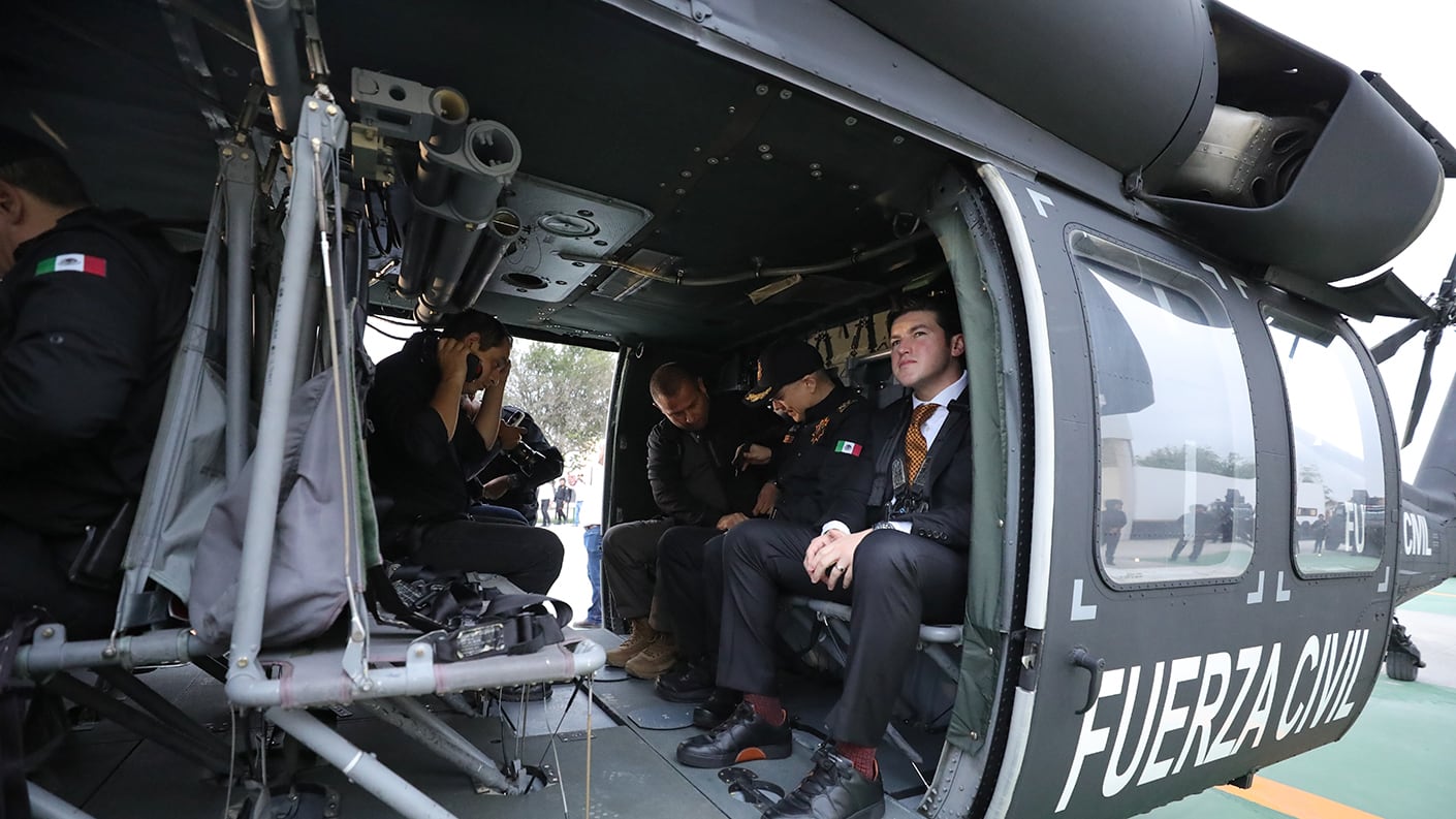 El gobernador, acompañado del secretario de Seguridad y del comisario general de Fuerza Civil, realizó un sobrevuelo a bordo del Black Hawk.