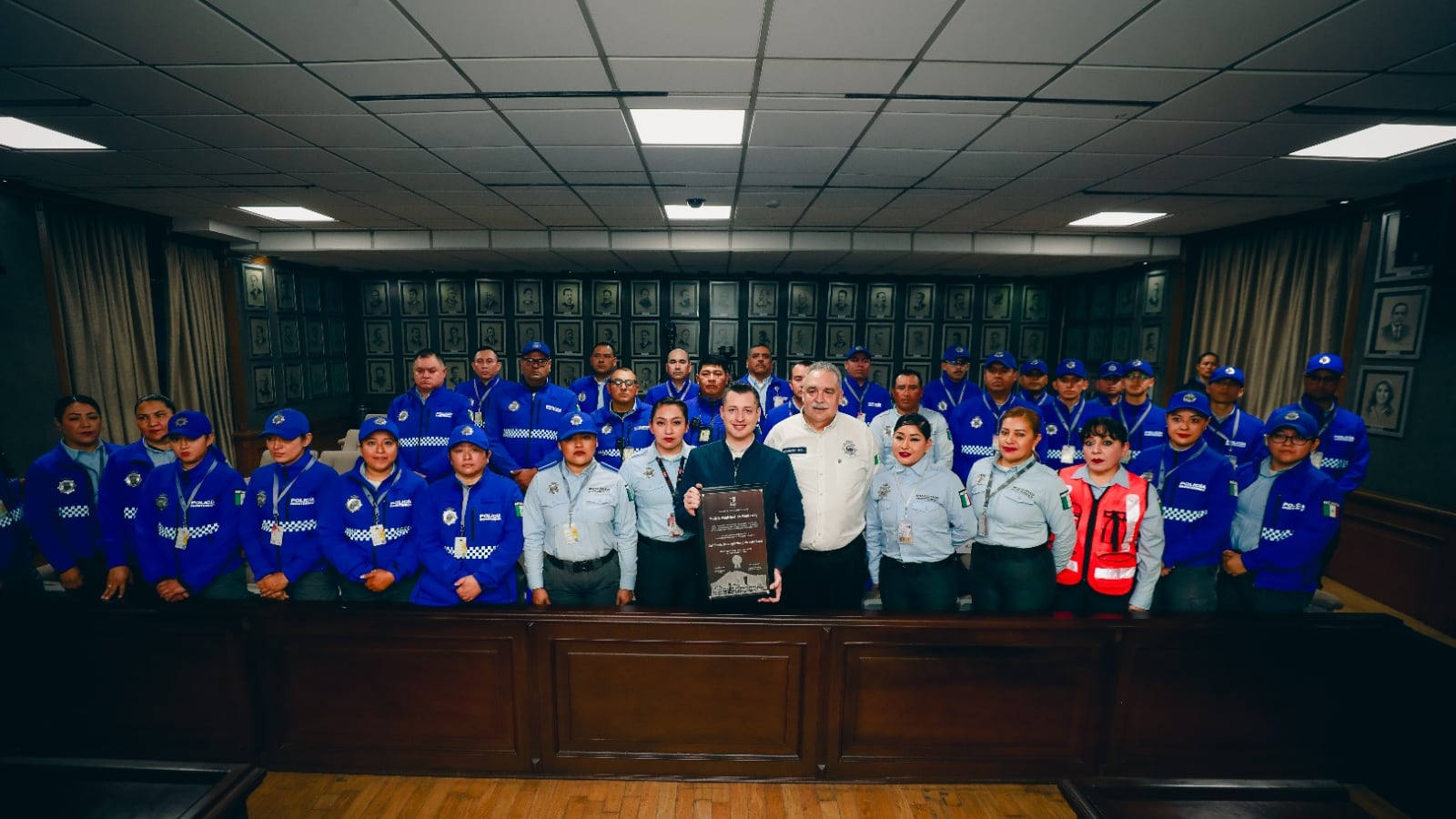 El alcalde explicó que esta certificación se obtuvo validando a la policía en un total de 57 estándares con 99% de calificación.