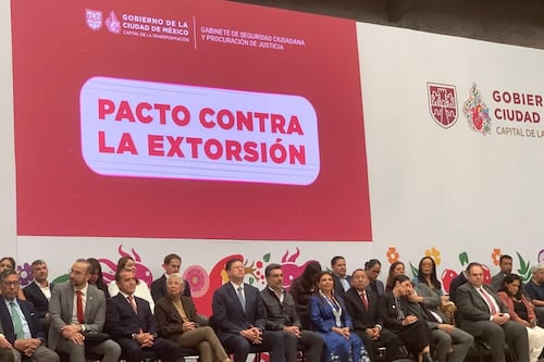 “No están solos”: Brugada firma pacto y promete protección total contra la extorsión en CDMX