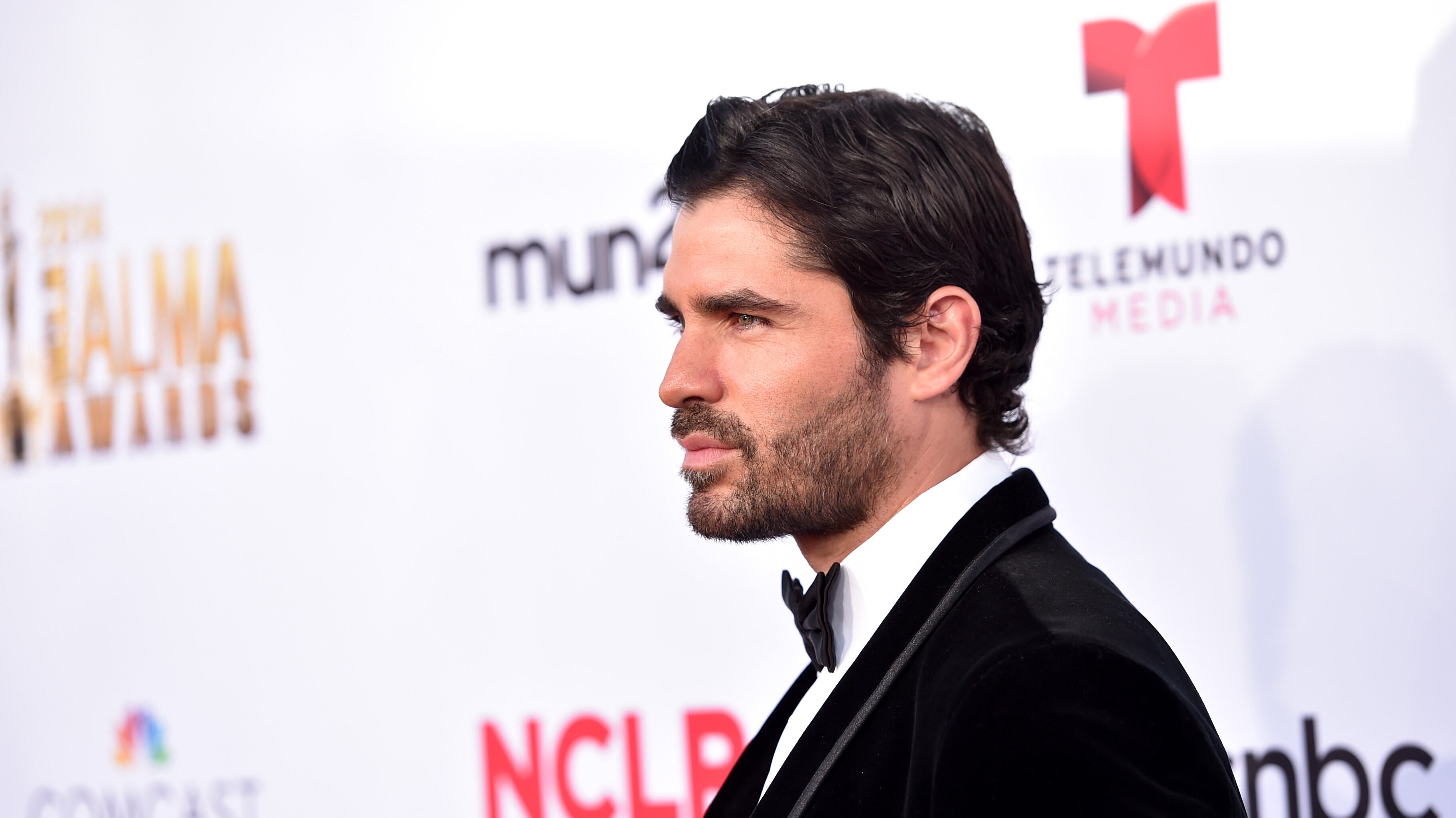 Eduardo Verástegui se pone a rezar en plena entrevista con Jorge Ramos