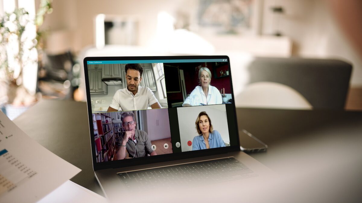 MateBook 16 es una portátil ligera, con alto rendimiento y buen diseño. Para aquellos profesionales que buscan conectividad, velocidad y eficiencia en un equipo, ideal para el trabajo híbrido y para  llevar a un siguiente nivel tus reuniones virtuales.