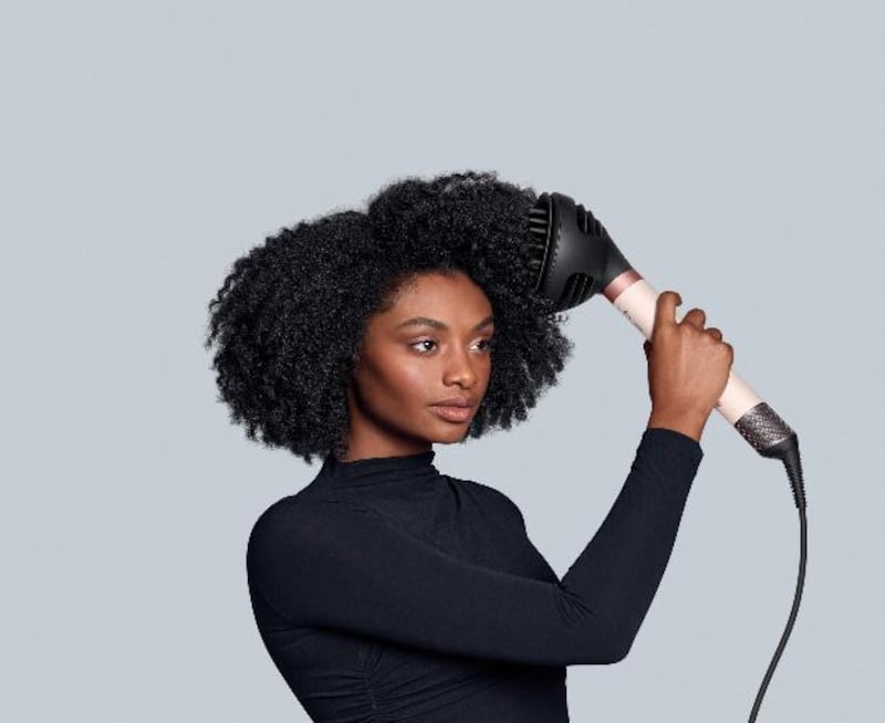 Estilos pulidos y versátiles conquistan alfombras rojas y celebraciones