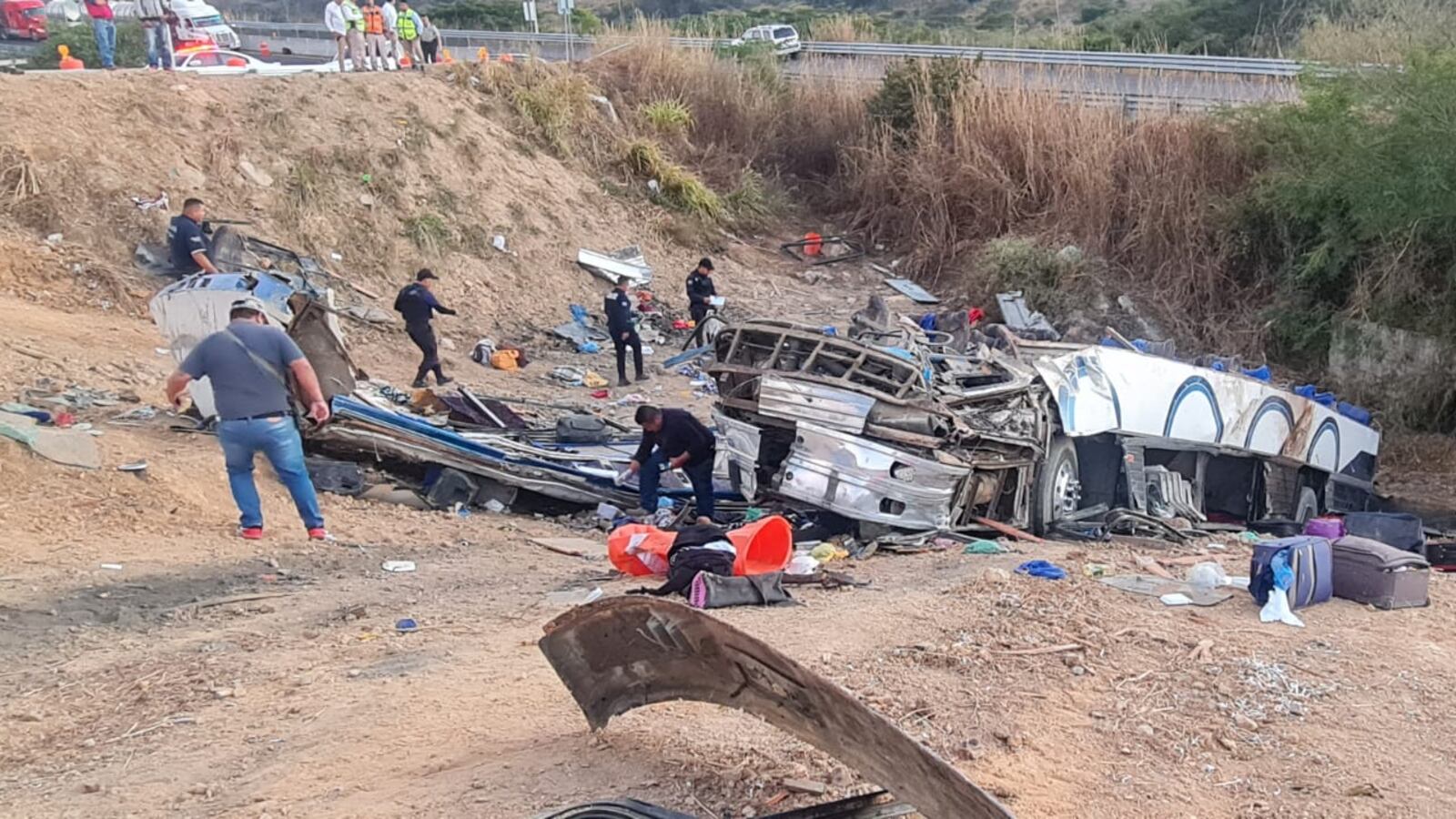 Comenzará traslado a Guanajuato de 15 víctimas mortales de accidente en Nayarit.