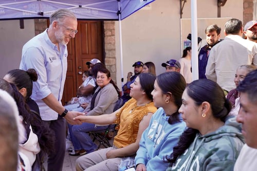 Entregan apoyos productivos y paneles solares a negocios de Huimilpan
