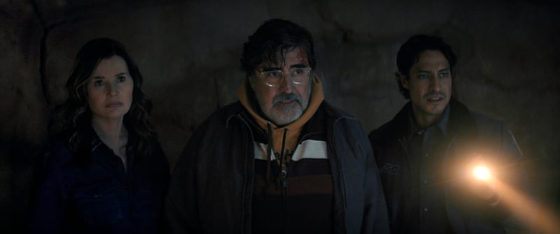 En 'The Boroughs', la nueva producción de los creadores de Stranger Things, un grupo de jubilados se enfrenta a una intriga sobrenatural en su comunidad. Foto: Netflix.