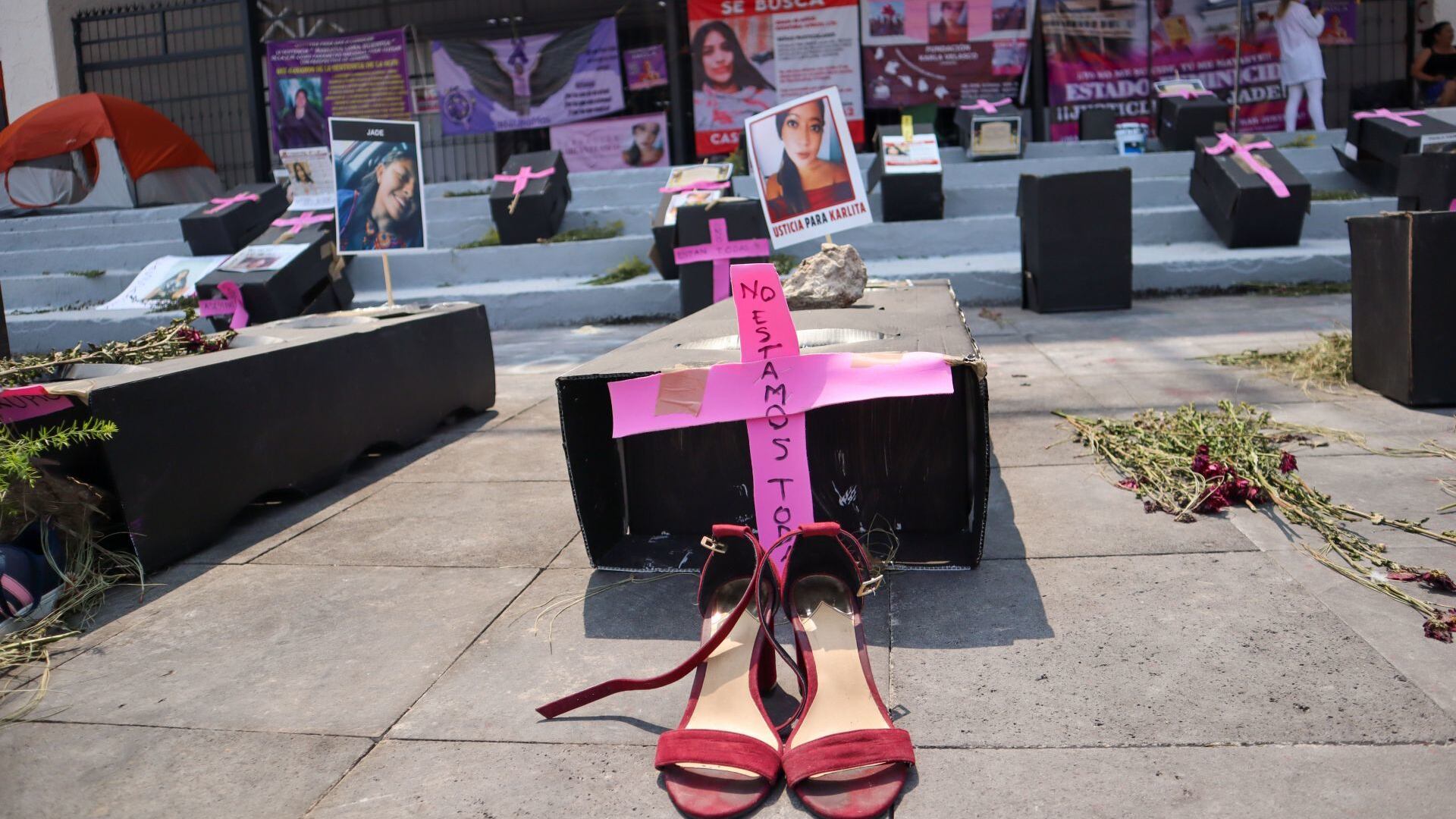 Declaraciones simplonas y populistas no combaten al feminicidio