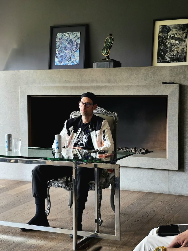 Influencers y emprendedores, Tom Bilyeu, Spencer Hoffman, EXMA 2023, Marketing, Publicidad, Branding, Experiencia EXMA 2023, Residencia de Spencer Hoffman, Marketing digital, Desarrollo empresarial, Creadores de contenido, Autenticidad en marketing, Evento exclusivo, Networking, Charlas inspiradoras, Emprendimiento, Innovación en marketing, marketing