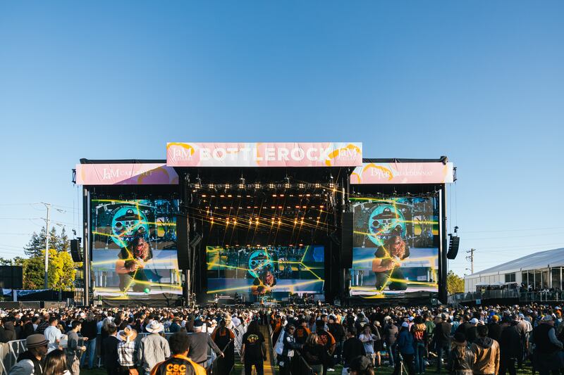 Se presentó por primera vez en el Festival BottleRock de Napa Valley, California.