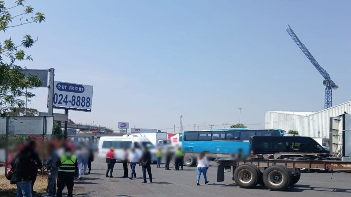 México-Querétaro: Bloqueo de transportistas en Tepotzotlán; exigen alto a la violencia
