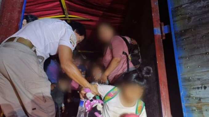 Aseguran a 100 migrantes en operativo en Chiapas y caen 3 traficantes de personas