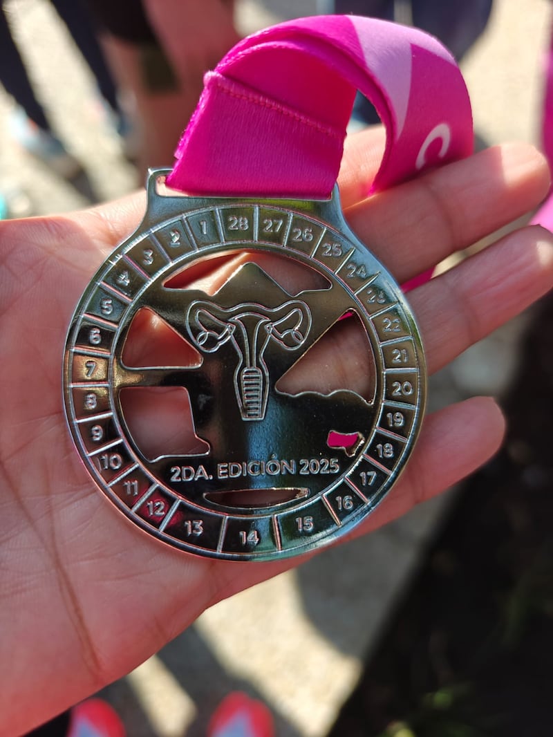 Con recorridos de 3, 5 y 10 km, el evento deportivo combinó actividad física, conciencia social y un ambiente festivo para derribar mitos y fomentar la comprensión del ciclo menstrual en hombres y mujeres
