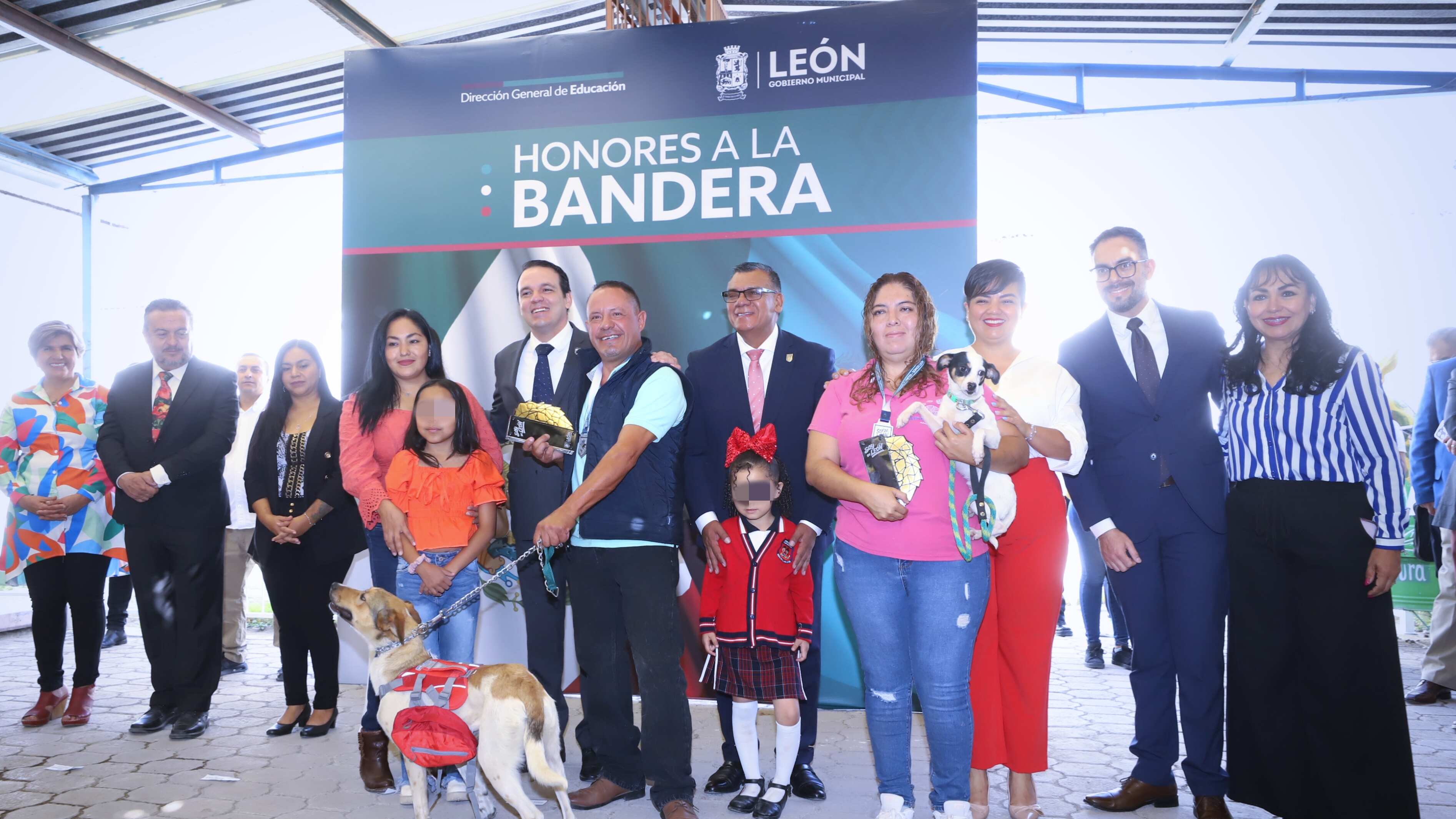 Entregan a rescatistas medalla "Soy de León".