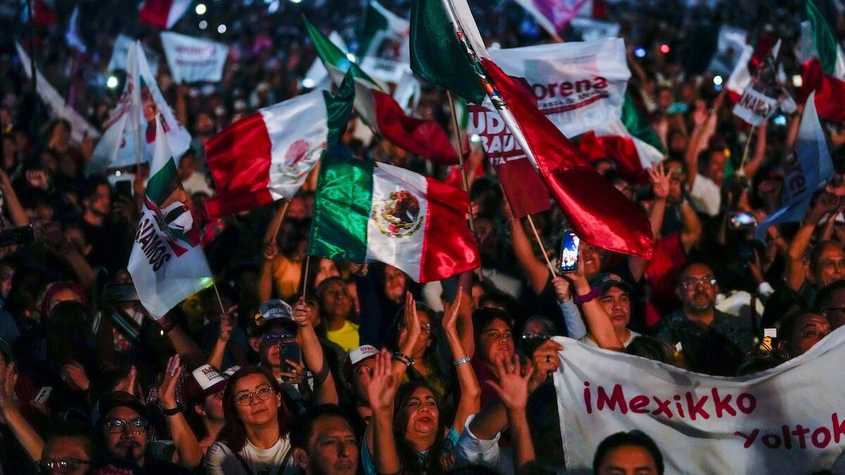 Claudia Sheinbaum celebra su triunfo en el zócalo.