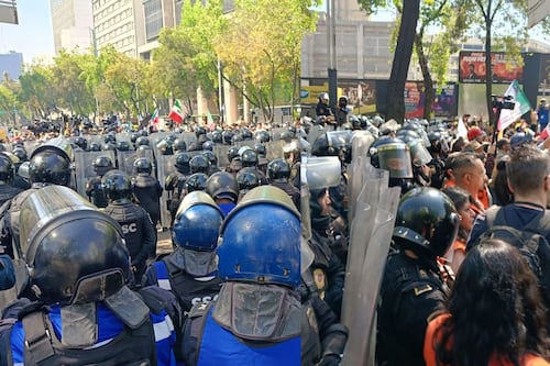 Marcha de la Generación Z: policías se enfrentan a jóvenes en Reforma