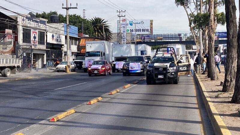 Hartos de la inseguridad y el crimen, cerraron las carreteras del país. (Captura de pantalla vía Halcón Once)