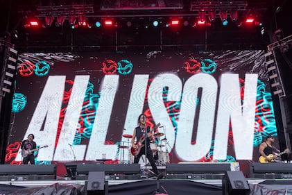 La espera terminó, este sábado 7 de octubre se lleva a cabo la nueva edición del Festival Pulso GNP en el Autódromo de Querétaro, mismo que será testigo de la presentación de Morat, Sebastián Yatra, Lasso, Gera Mx, Allison, Austin TV, entre otros artistas.