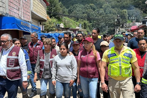 Supervisa Delfina Gómez Álvarez labores de emergencia en Jilotzingo; avanzan equipos de rescate y seguridad