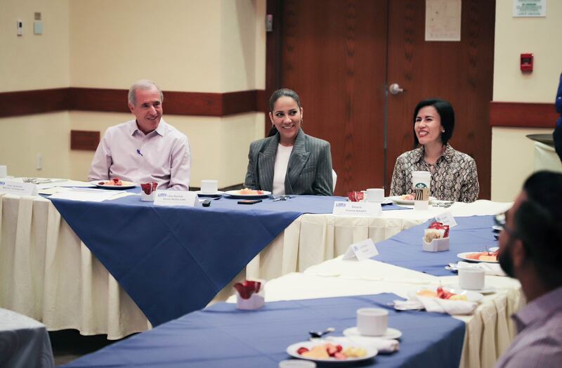 Se reunió con miembros del Consejo Directivo de Sapal.