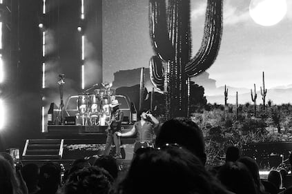 Las Vegas fue testigo de la primera presentación de la agrupación que se embarcará por un tour para promocionar su último lanzamiento discográfico, por lo cual recorrerán las principales ciudades de Estados Unidos y México, dejando en claro su poder en la industria dentro del regional mexicano.