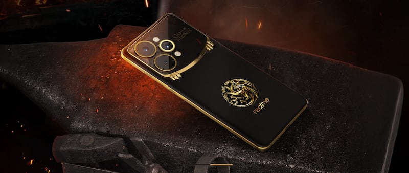 Inspirado en la Casa Targaryen, el nuevo realme 15 Pro Game of Thrones Edition trae diseño dragónico, detalles de colección y la innovadora tecnología Dragonfire que cambia de color con el calor