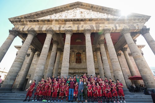 Autoridades se toman foto oficial con equipo incluyente; representarán a Jalisco en Houston