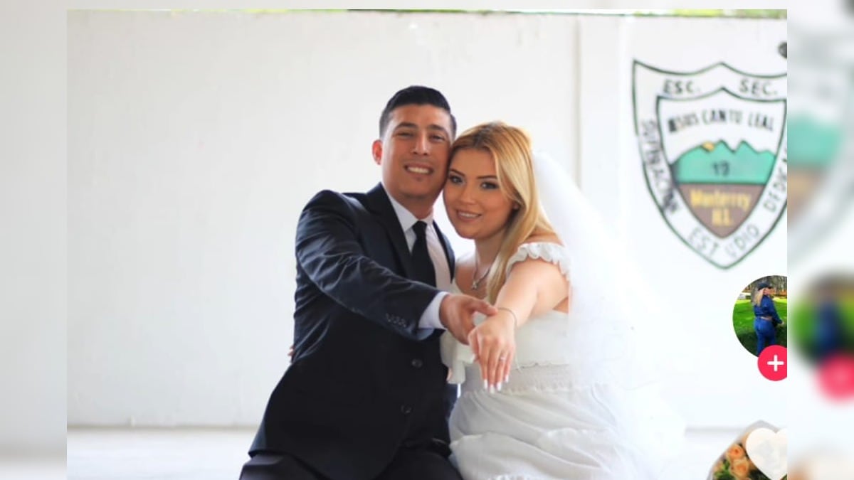Mismos enamorados, mismo lugar, diferente época, pero el amor persiste.