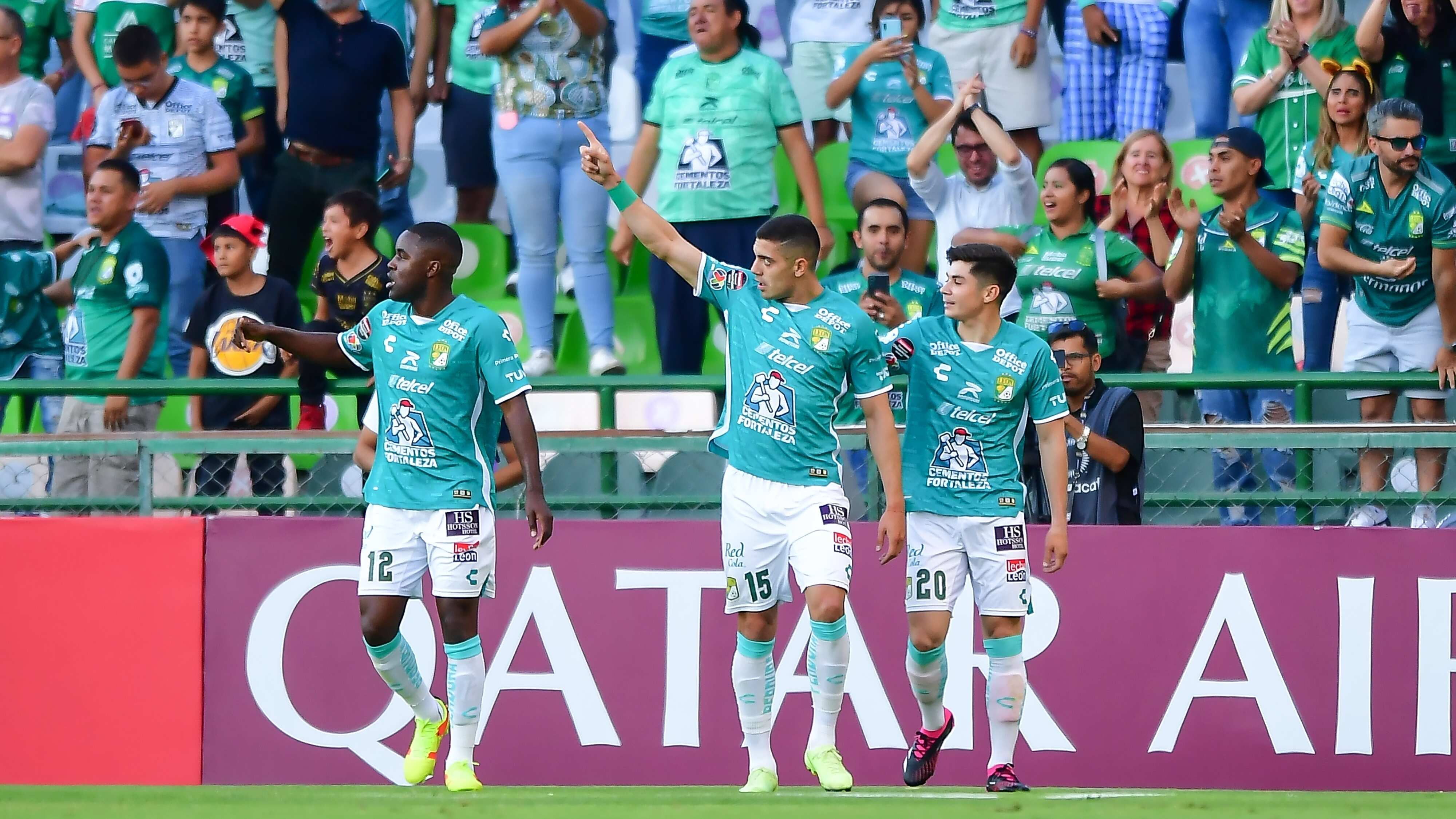 Brian Rubio y Elías Hernández comandaron la victoria del León.