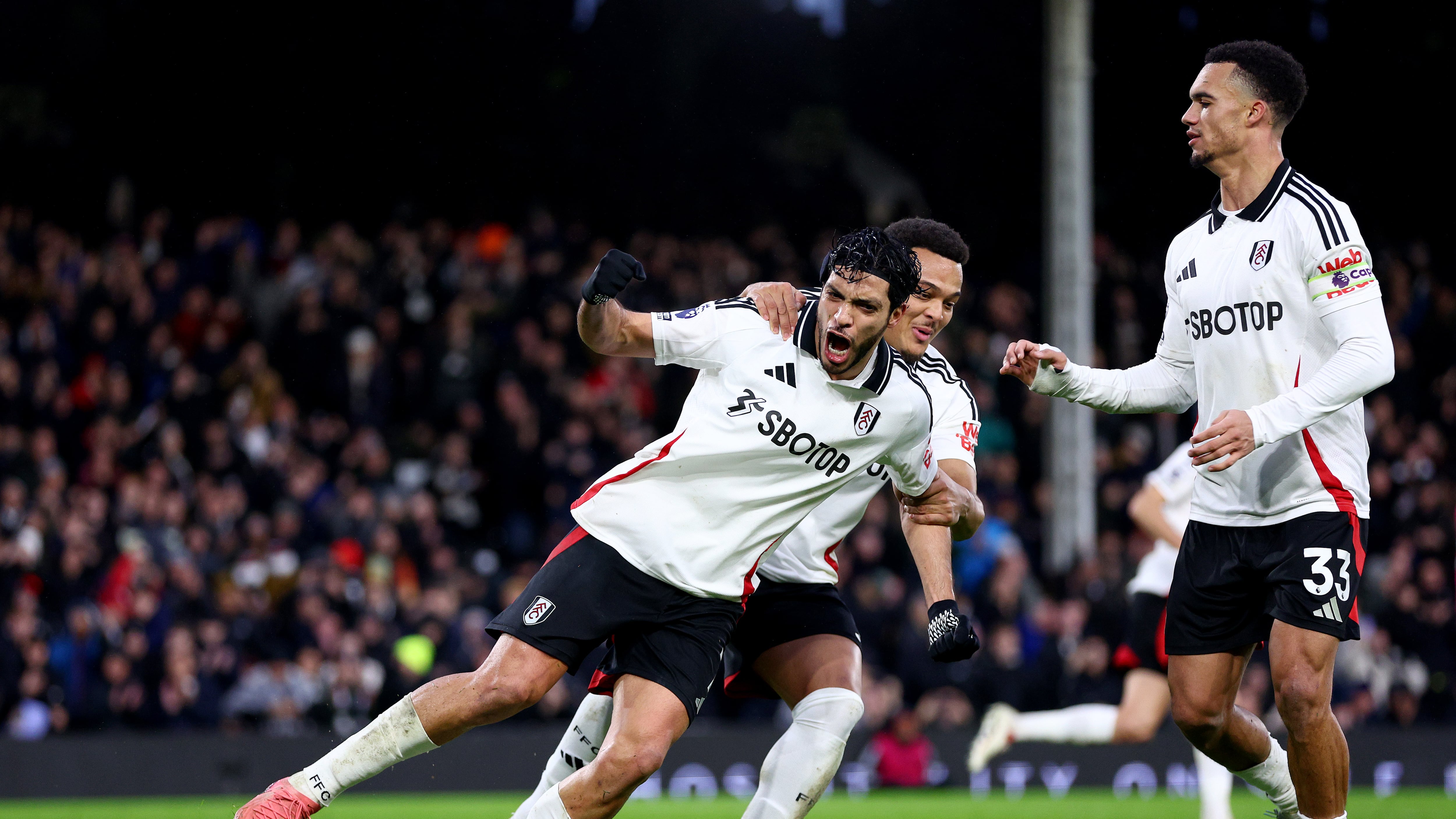 Raúl Jiménez suma 11 goles en la presente temporada.