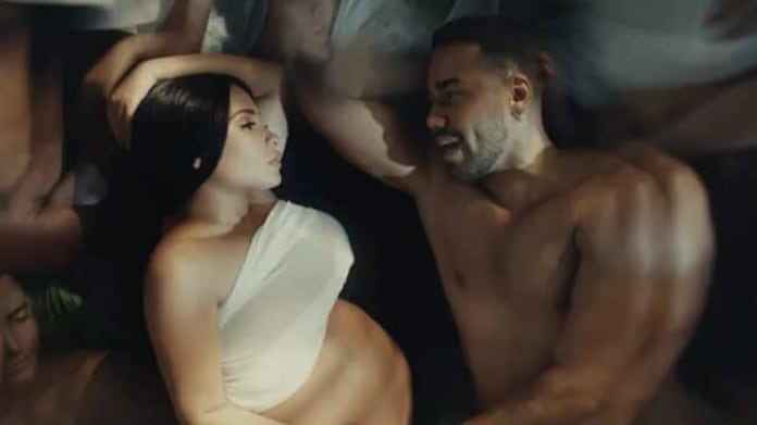 Compañera de Romeo Santos.