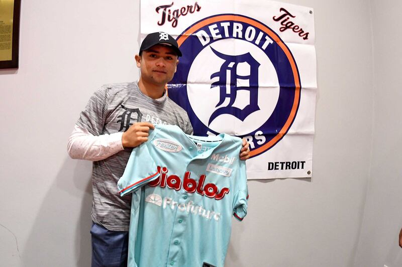 Édgar Lugo firmó para los Detroit Tigers.