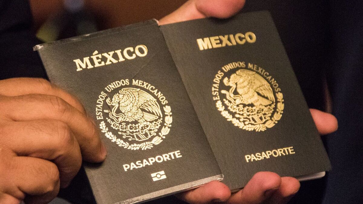 El documento deberá tener validez en los bancos del país. (Cuartoscuro)