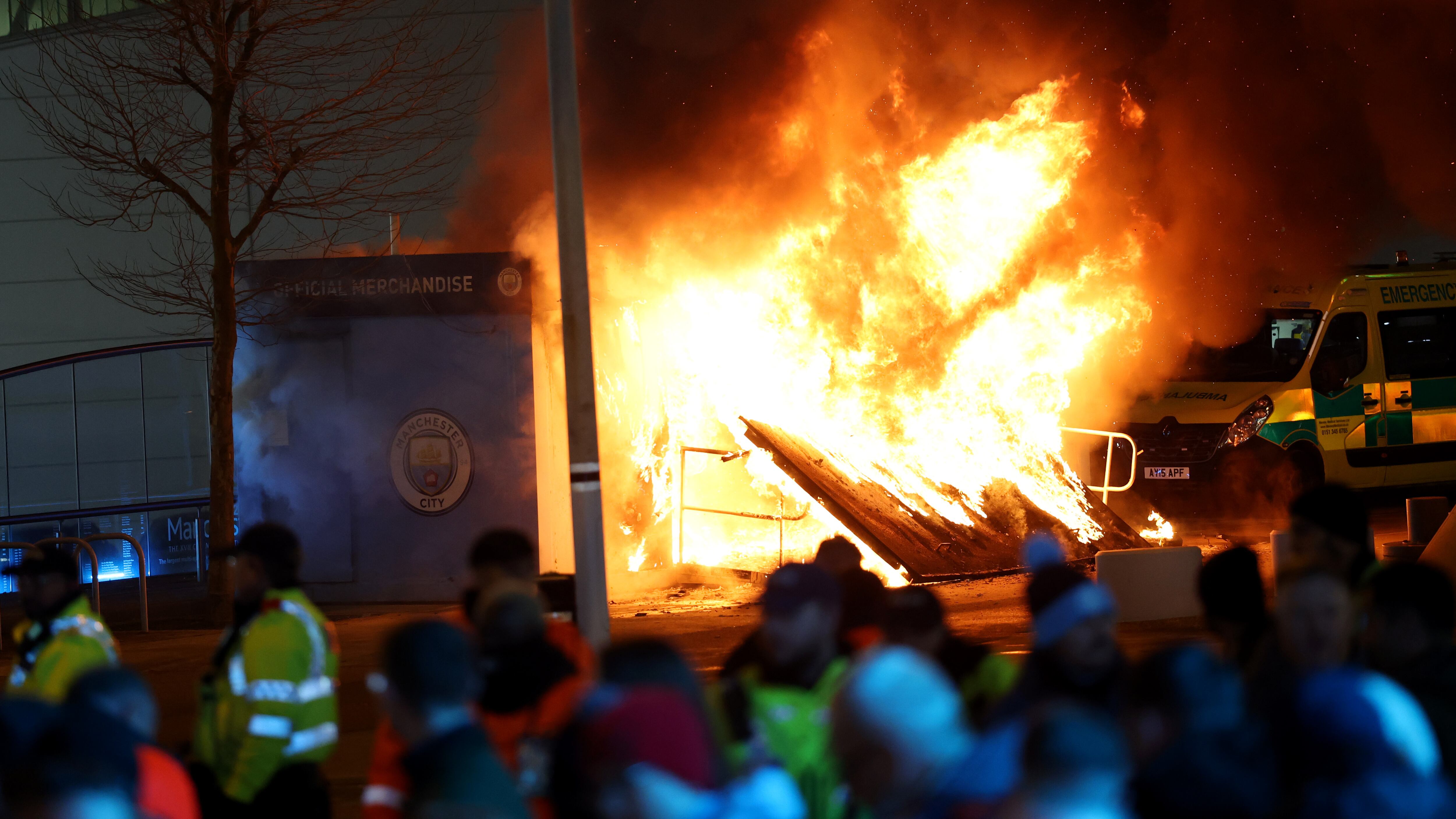 Etihad Stadium incendio