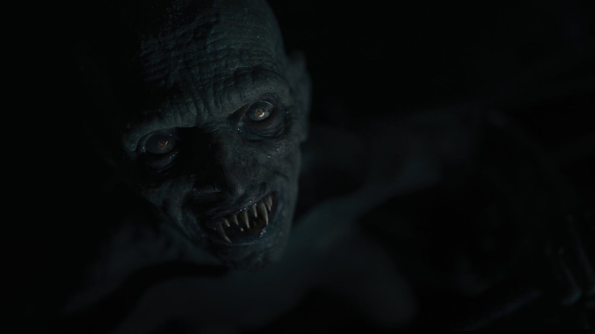 El Drácula en la película es probablemente el más aterrador que jamás se haya puesto en pantalla.