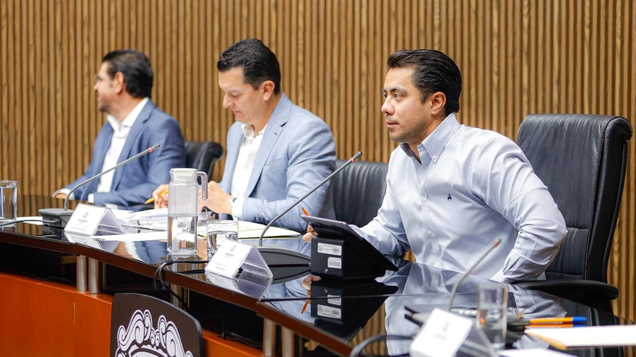 Vecinos temen daños por obras del tren México-Querétaro