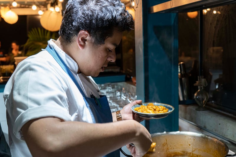 Aprende a preparar esta tradicional pasta que migro desde Italia hasta Uruguay y ahora arribó en uno de los restaurantes ubicado en el corazón de la ciudad.