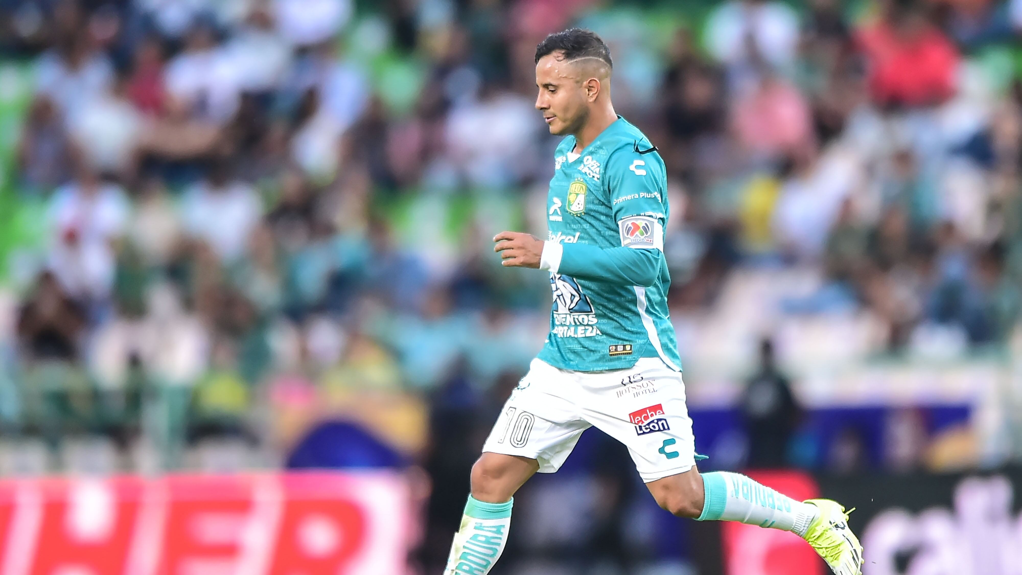 Luis Montes ha ganado tres títulos de liga con León.