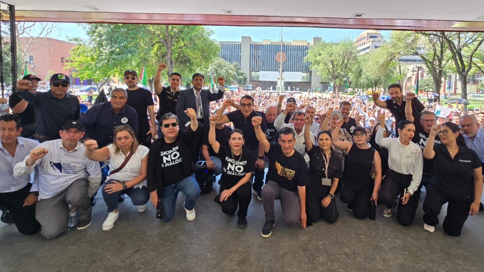 Los jueces y los magistrados acudieron a manifestarse a la Plaza Zaragoza.