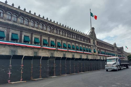 Palacio Nacional se blinda del pueblo: vallas contra la CNTE y movimiento Generación Z
