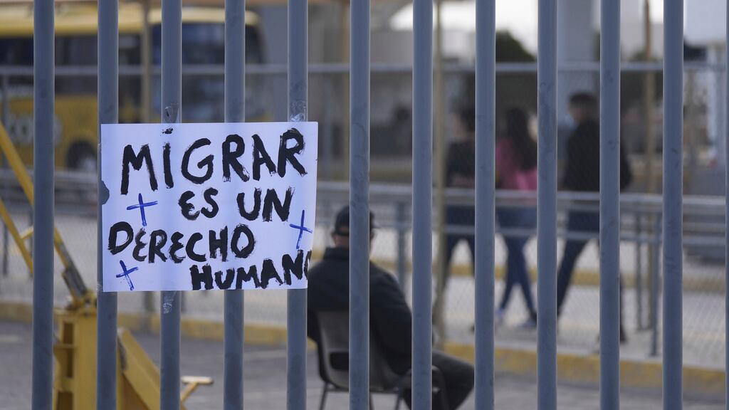Protestas a las afueras del INM en Ciudad Juárez, Chihuahua