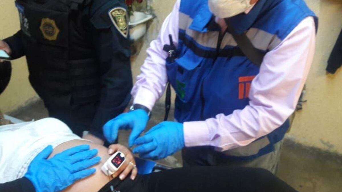 Menor de edad entra en labor de parto en el Metro de la CDMX.