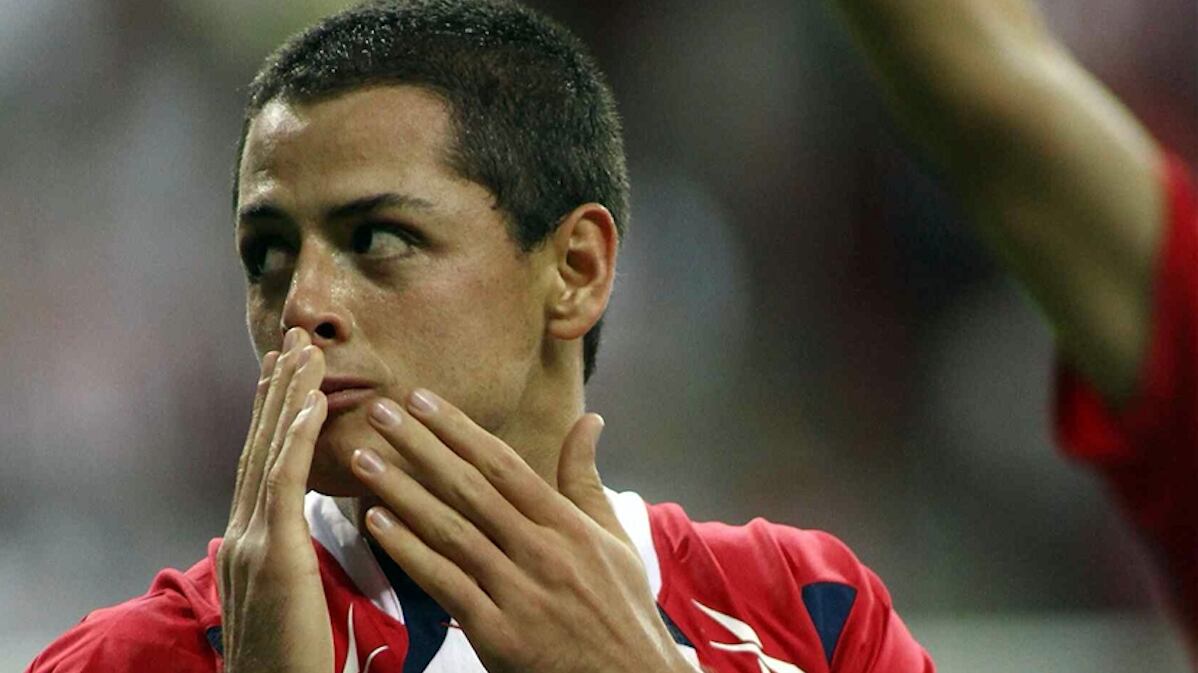 Tras casi 14 años, Chicharito volverá a jugar con Chivas.