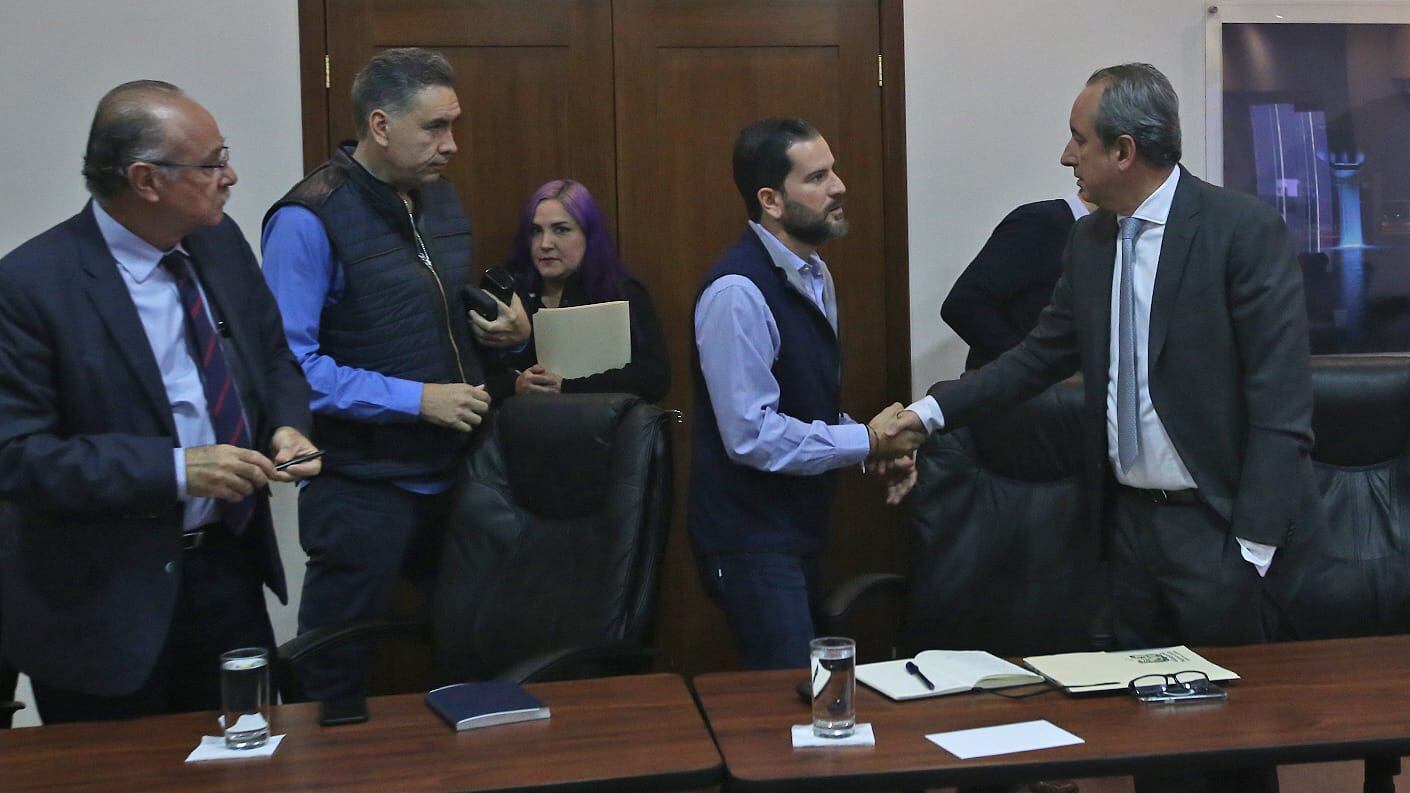 Coordinadores de las bancadas hablaron con el Tesorero y con el secretario de Gobierno sobre el presupuesto.