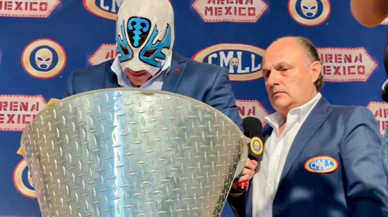 Así fue la firma de los contratos de los gladiadores