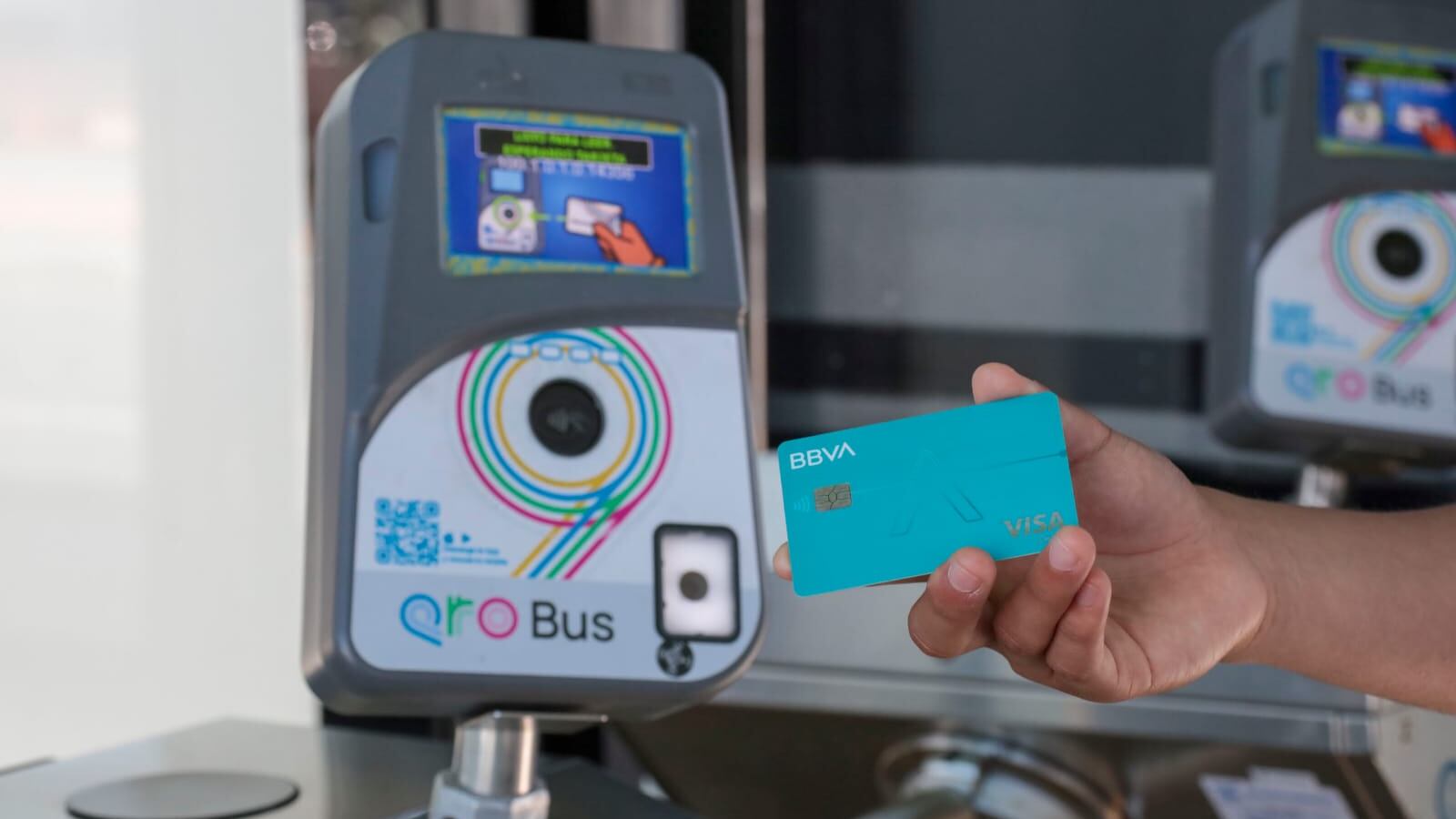 Pago con tarjeta bancaria en Qrobus.