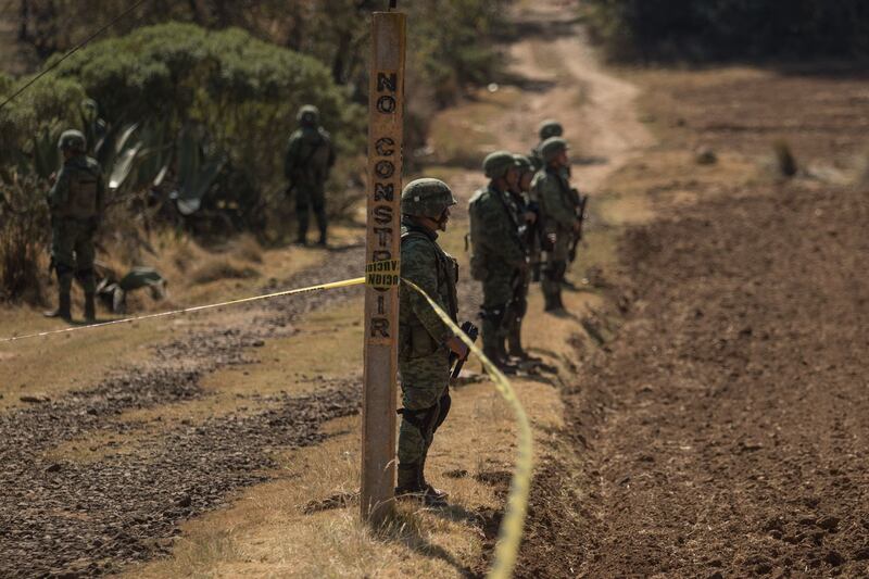 Sedena debe revelar información sobre combate al huachicol: Inai