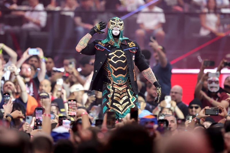 Dominik es la tercera generación de los Mysterio.